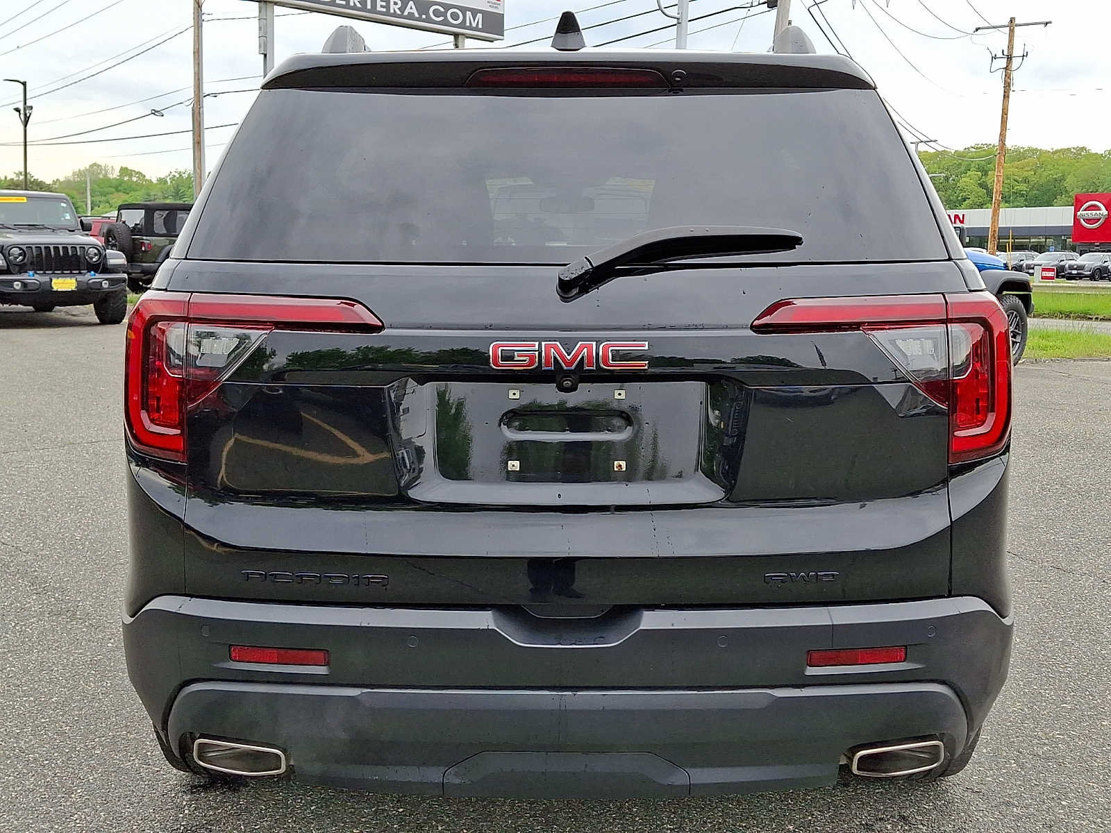 Used 2023 GMC Acadia SLE w/ Driver Convenience Package AWD/4WD image 5