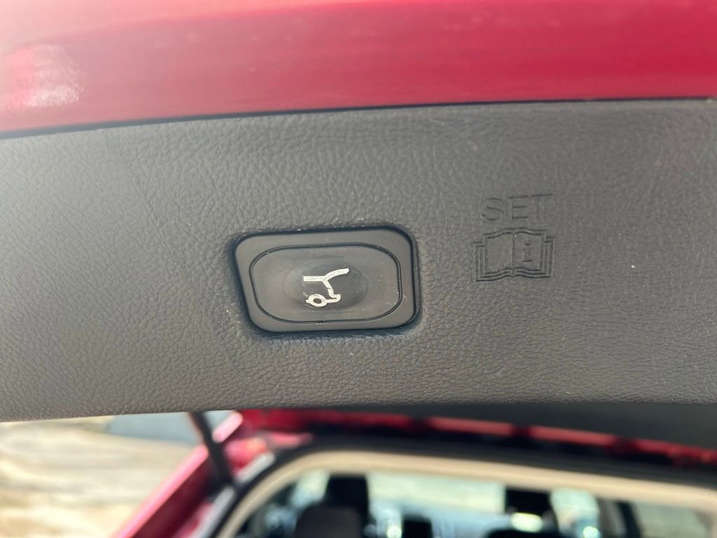 Used 2024 Ford Edge Titanium image 9