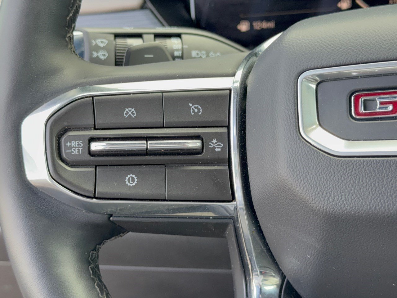 Certified 2026 GMC Acadia Elevation w/ Elevation Premium Package FWD image 18