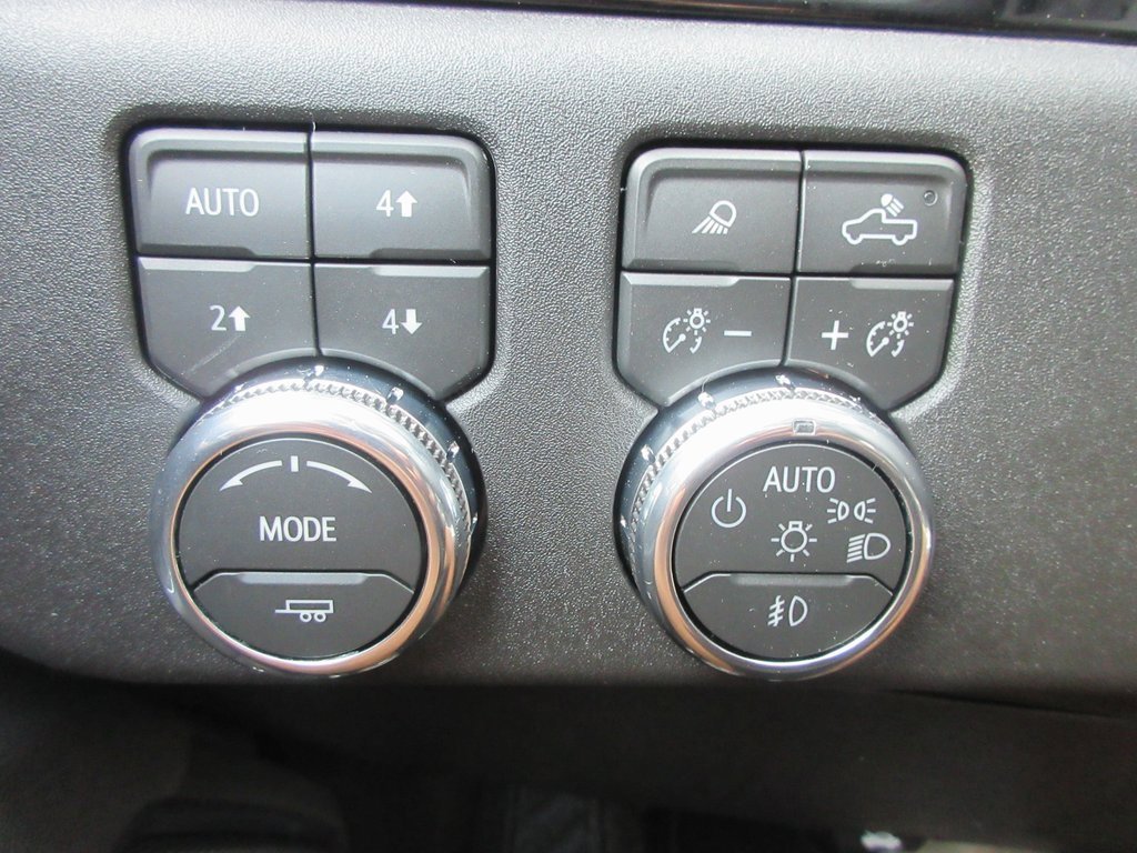 New 2026 GMC Sierra 3500 SLT w/ SLT Convenience Package image 19