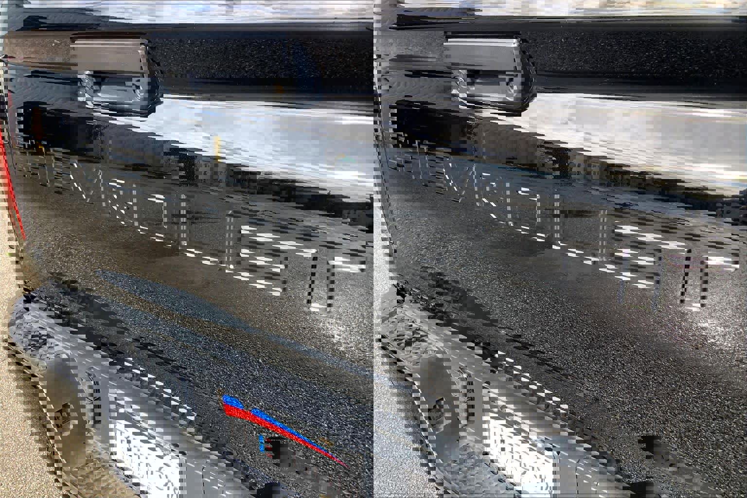 Certified 2024 Chevrolet Colorado Z71 w/ LPO, Dark Essentials Package image 9