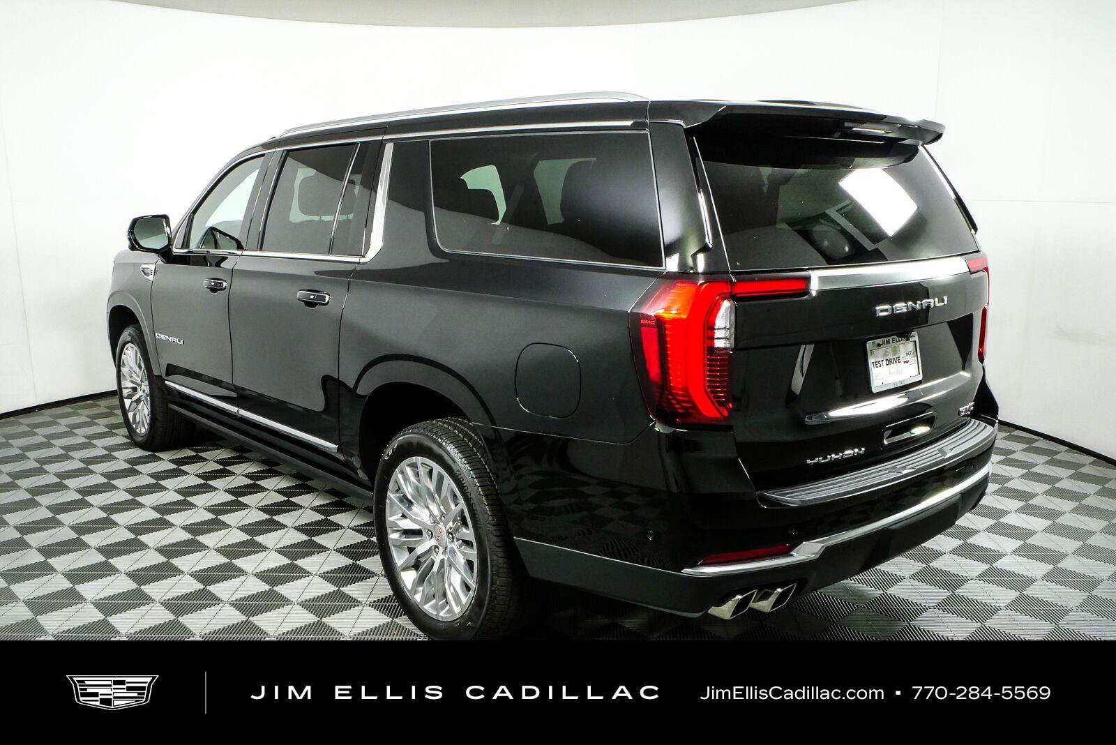 Used 2025 GMC Yukon XL Denali w/ Sun & Power Step Package AWD/4WD image 28