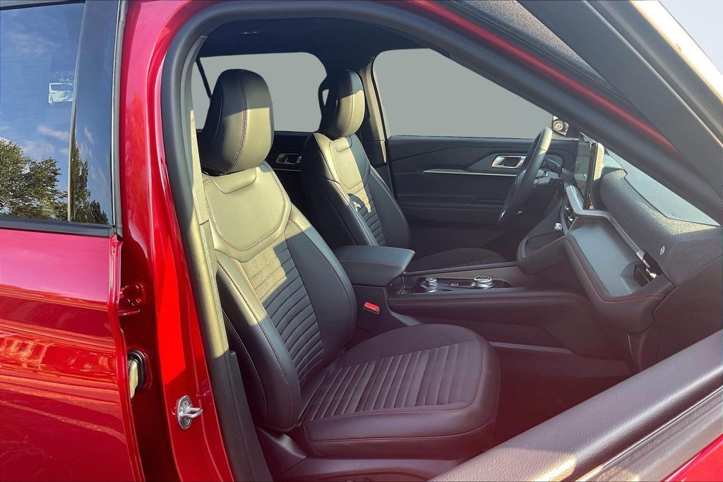 New 2026 Ford Explorer ST-Line w/ ST-Line Street Pack AWD/4WD image 11