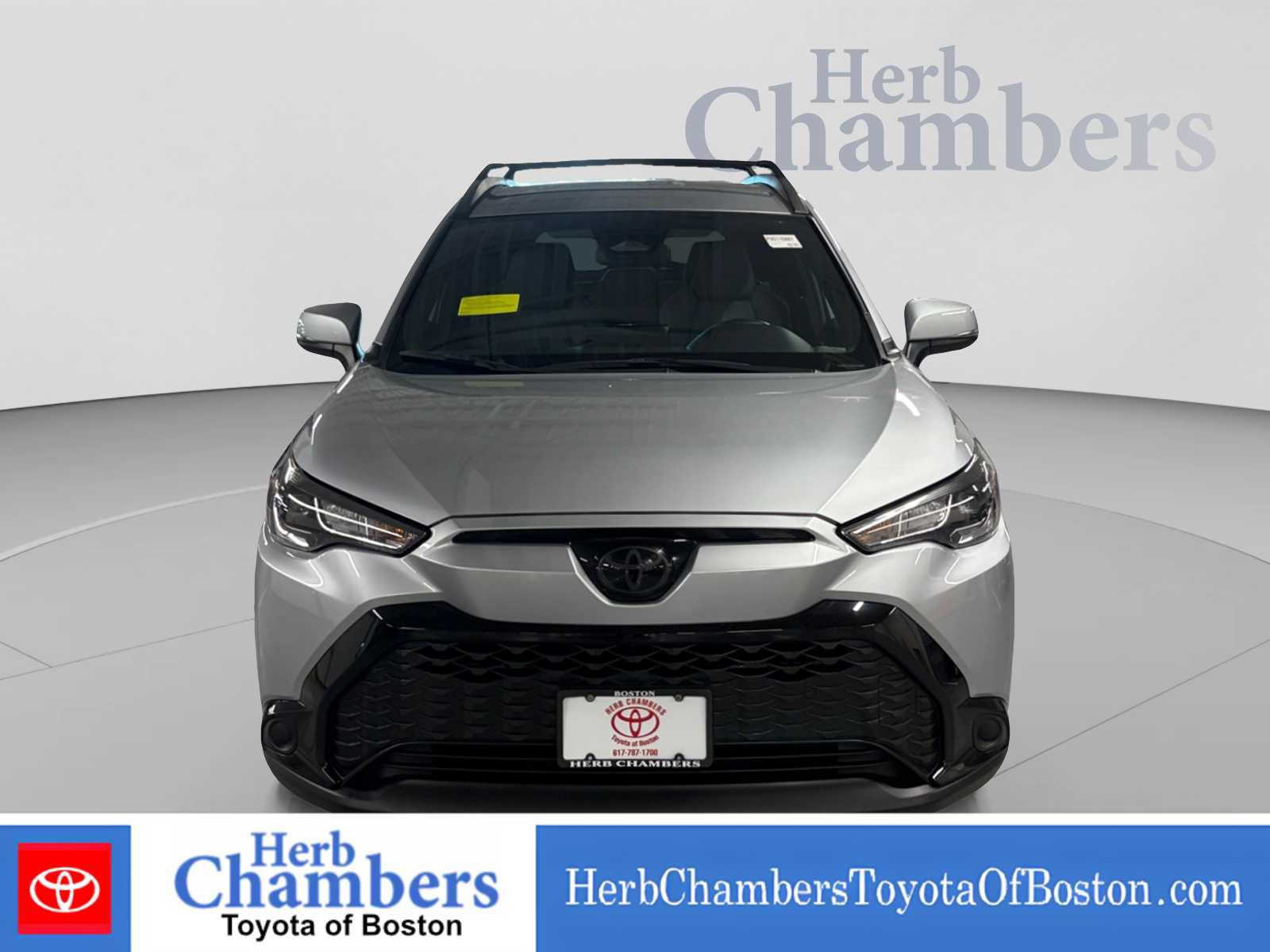 Used 2023 Toyota Corolla Cross AWD Hybrid image 2