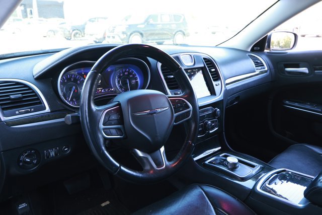 Used 2017 Chrysler 300 C RWD image 26