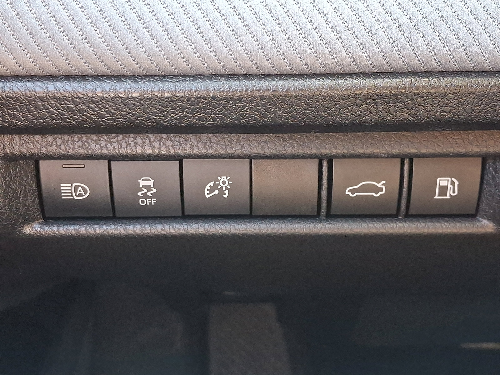 Used 2025 Toyota Camry SE image 24