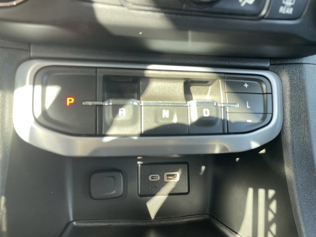 Used 2021 GMC Acadia SLE w/ Driver Convenience Package FWD image 15