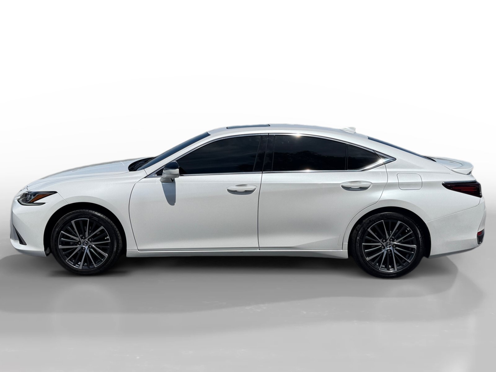 Used 2025 Lexus ES 300h w/ Premium Package FWD image 2