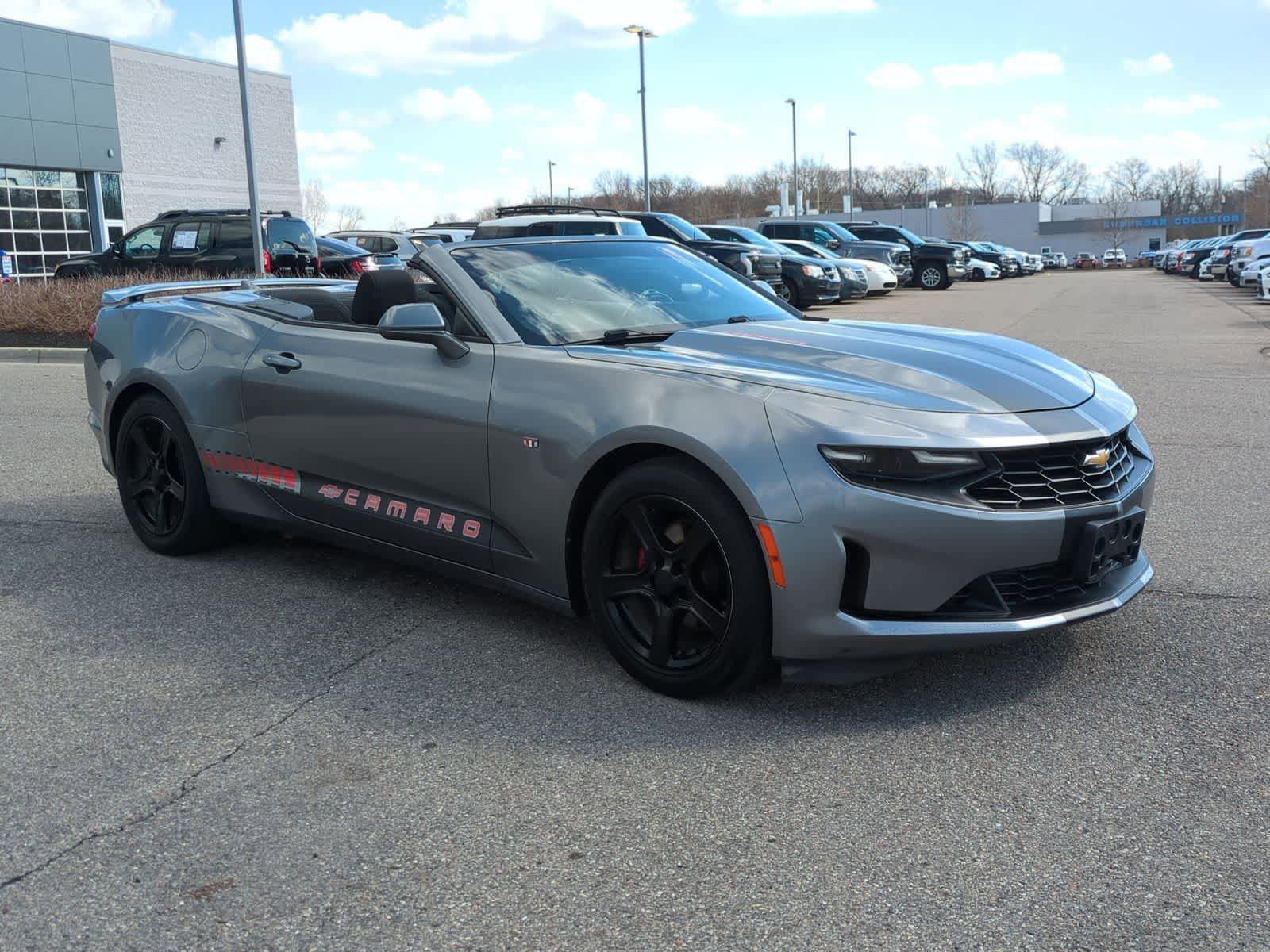 Used 2020 Chevrolet Camaro LT image 2