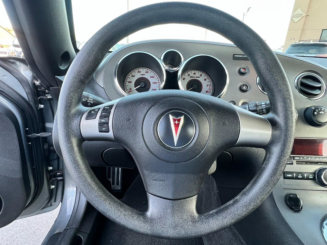 Used 2008 Pontiac Solstice Convertible w/ Preferred Package image 8