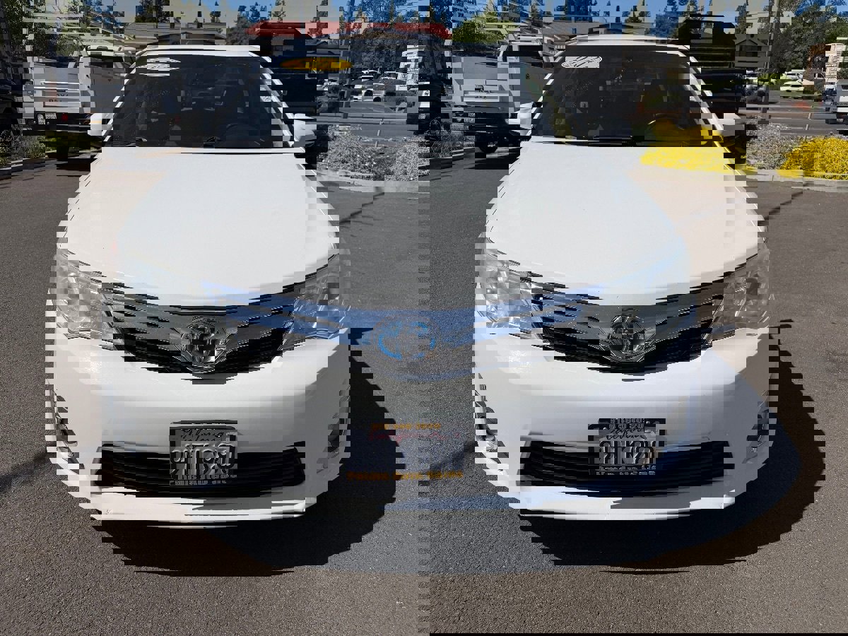 Used 2012 Toyota Camry XLE w/ Leather Pkg image 2