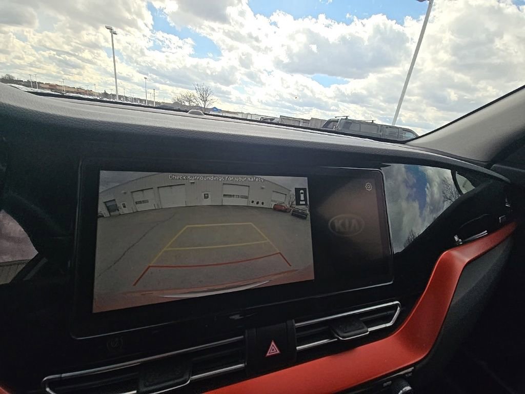 Used 2020 Kia Niro Touring image 21