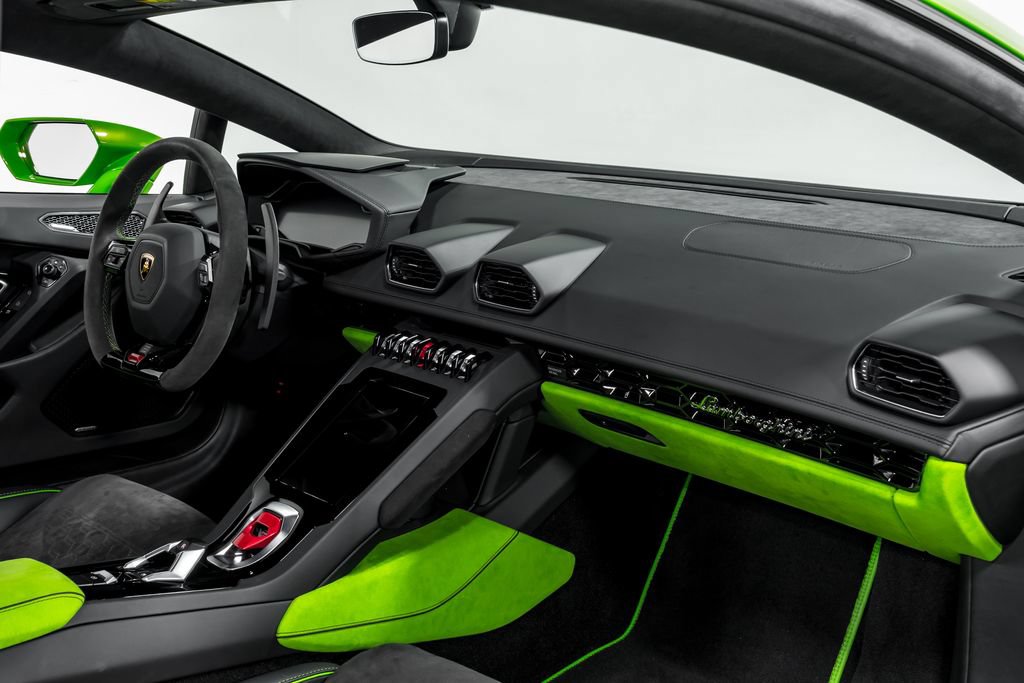 Used 2022 Lamborghini Huracan EVO RWD image 33