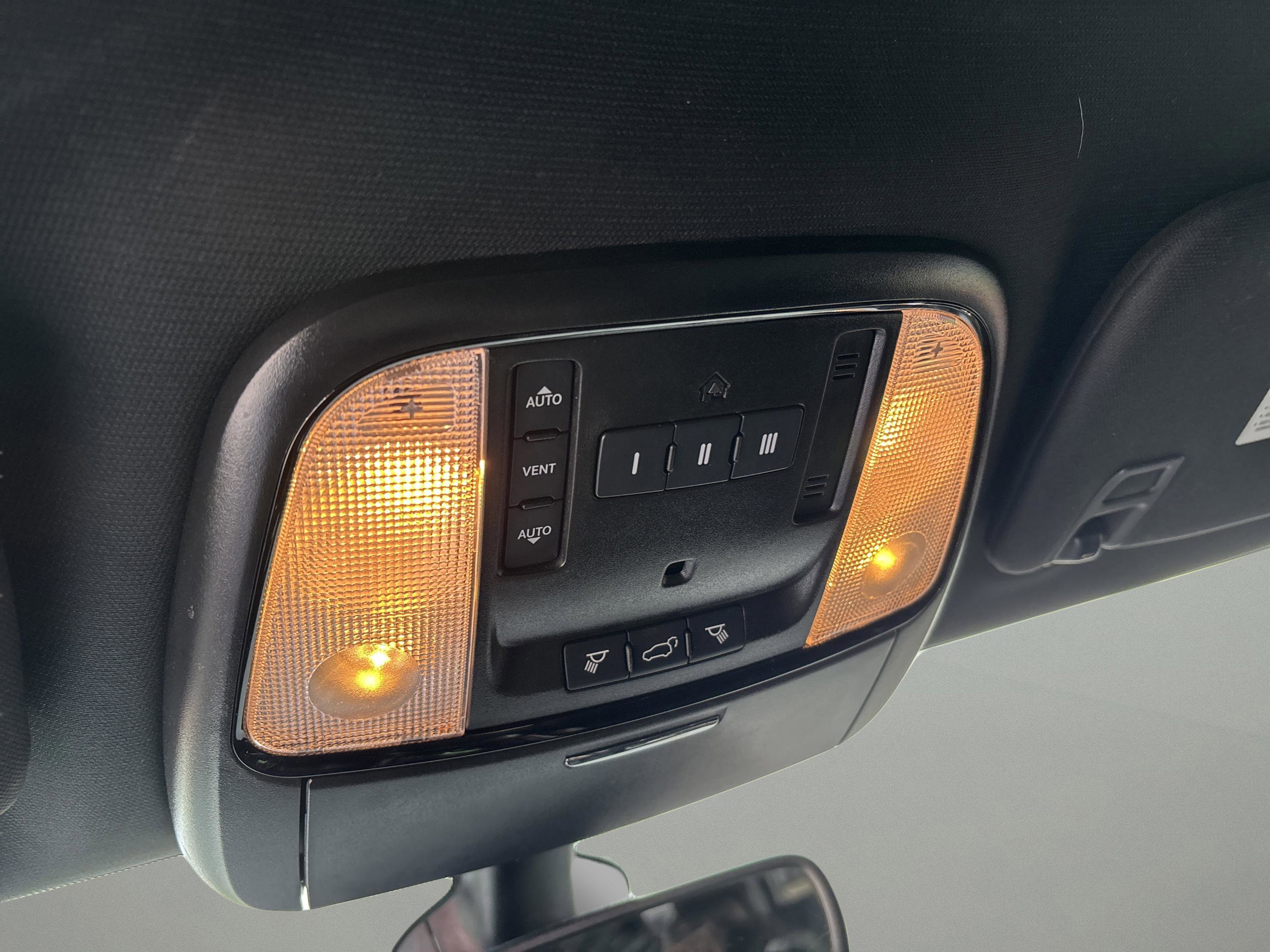 Used 2021 Dodge Durango R/T w/ Blacktop Package AWD/4WD image 20