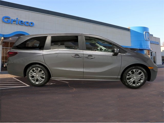 New 2026 Honda Odyssey Touring image 8
