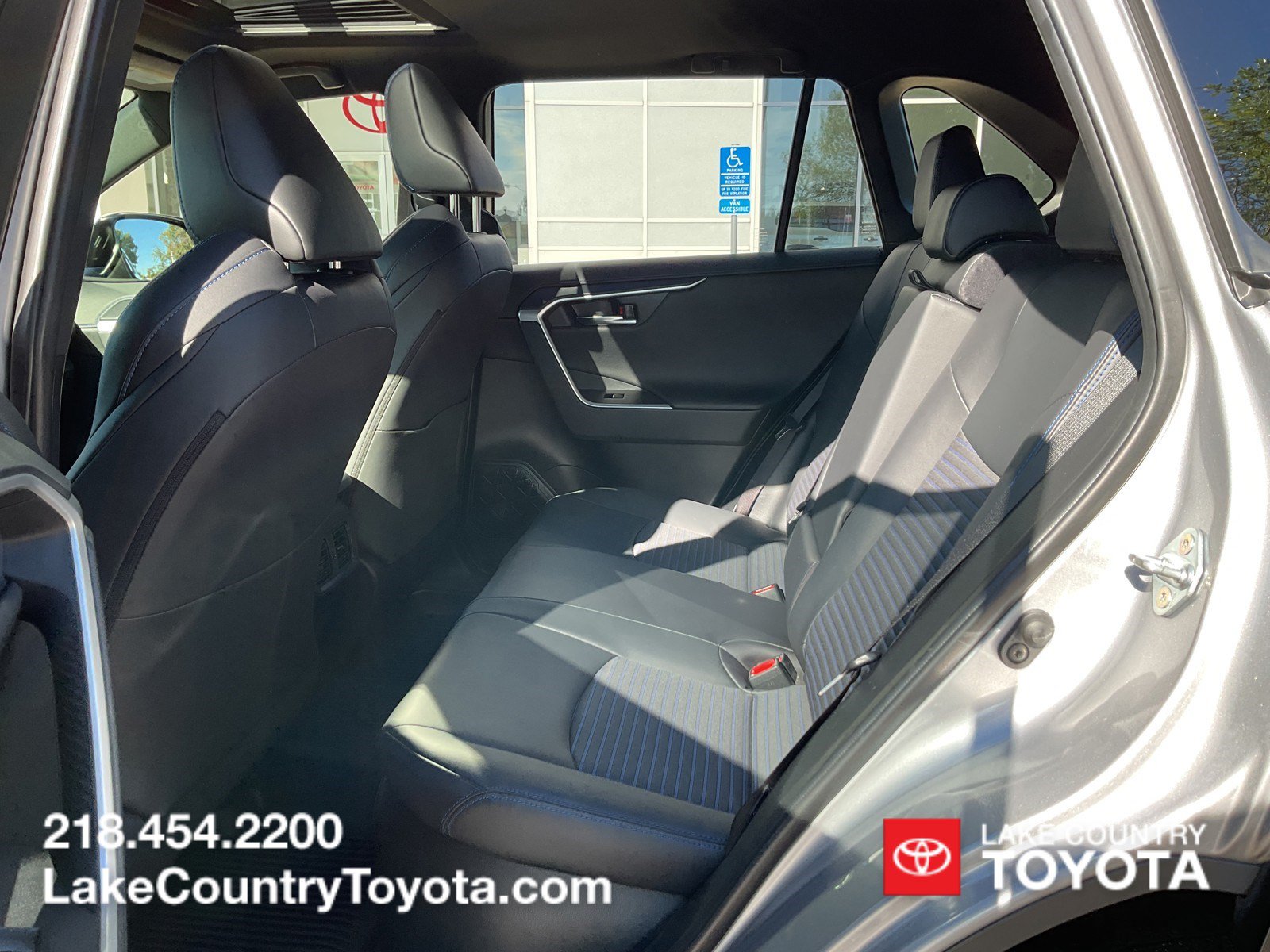 Used 2025 Toyota RAV4 XSE w/ Advanced Technology Package AWD/4WD image 15