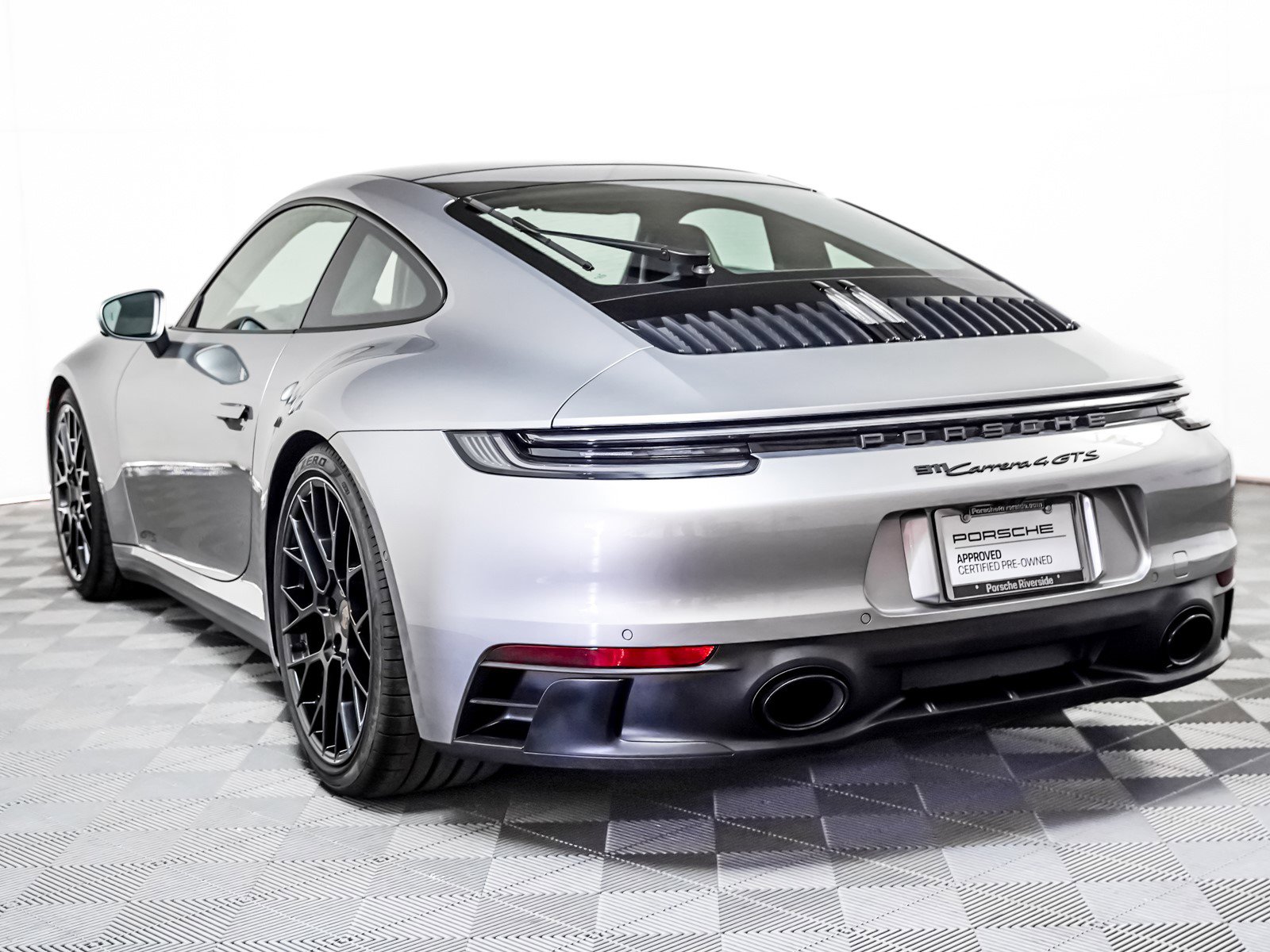 Used 2024 Porsche 911 Carrera 4 GTS image 3