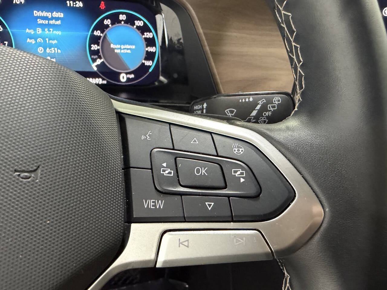 Used 2024 Volkswagen Atlas SE AWD/4WD image 15