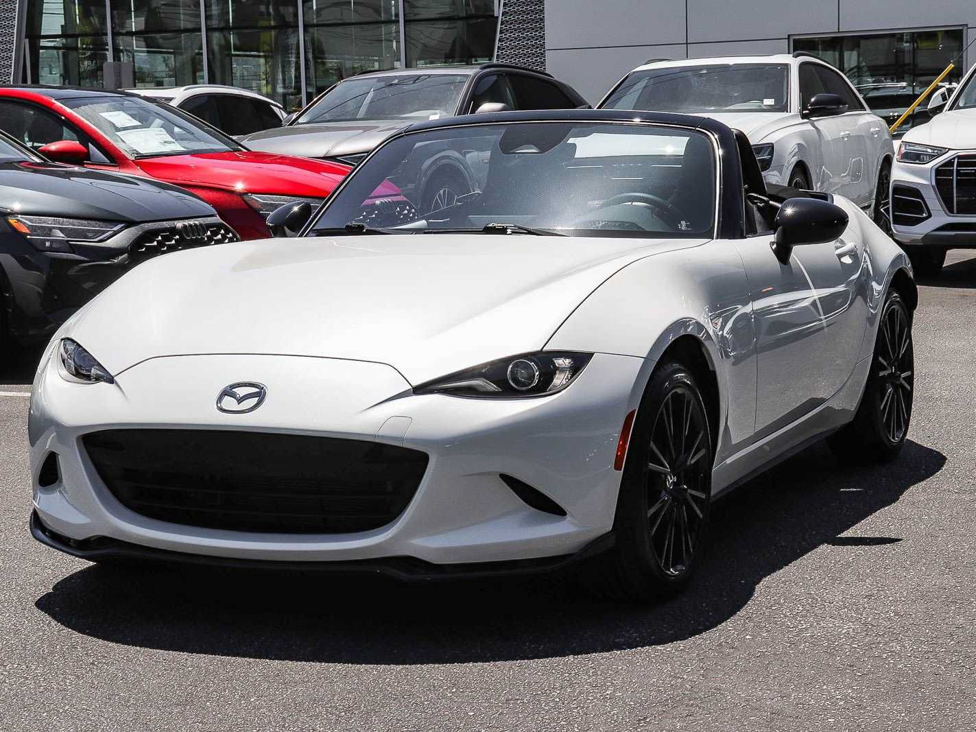 Used 2024 MAZDA MX-5 Miata Club w/ Interior Package RWD image 7