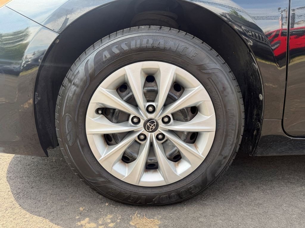 Used 2016 Toyota Camry LE FWD image 8