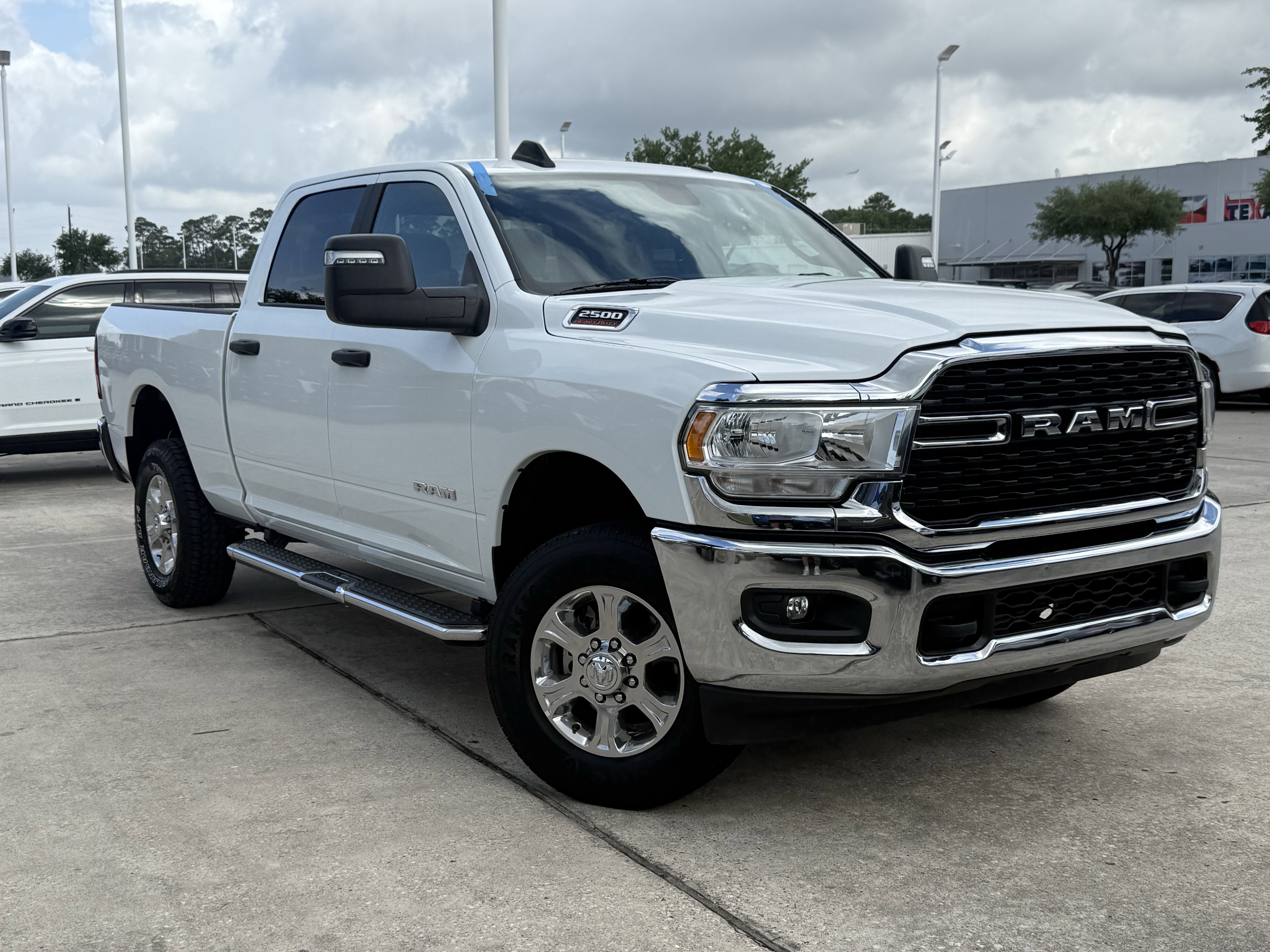 Used 2024 RAM 2500 Big Horn AWD/4WD image 2