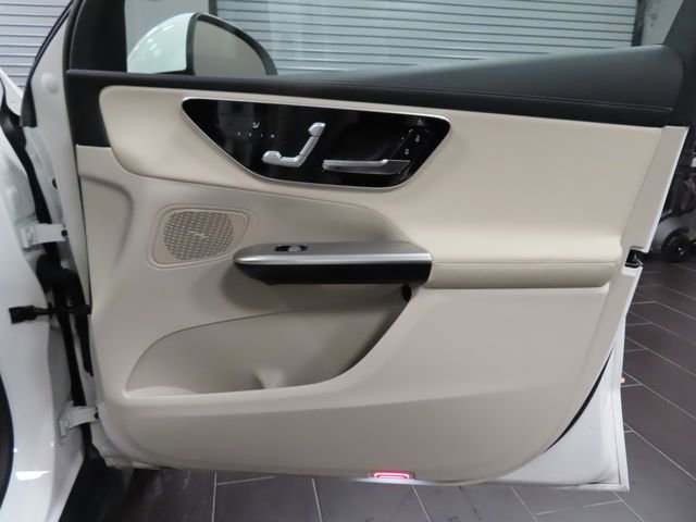 Used 2024 Mercedes-Benz GLC 300 image 11