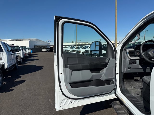 New 2025 Ford F550 4x4 Crew Cab image 11