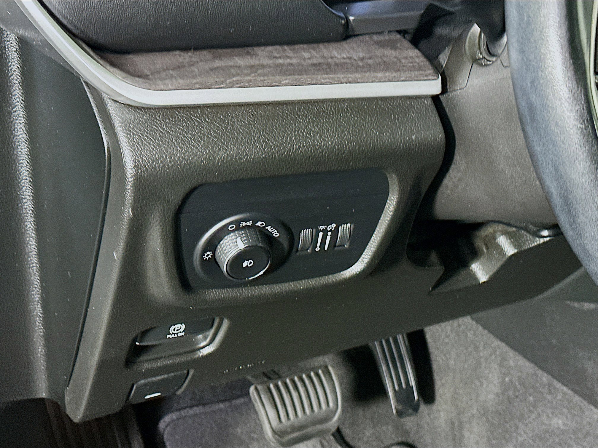 Used 2022 Jeep Grand Cherokee L Limited image 17