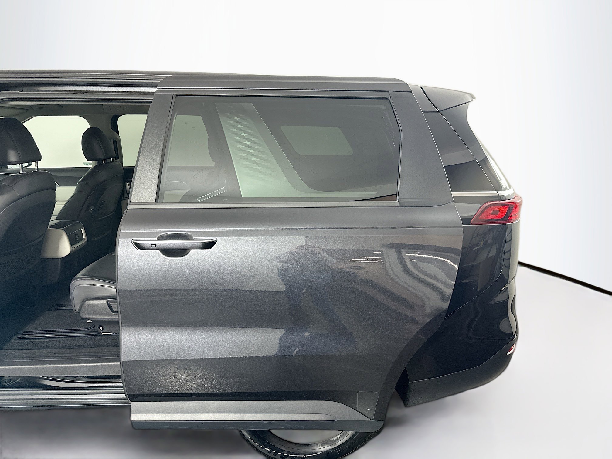 Used 2024 Kia Carnival LX image 25