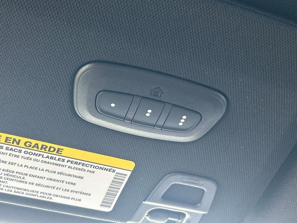 Used 2025 Jeep Grand Cherokee Limited AWD/4WD image 32