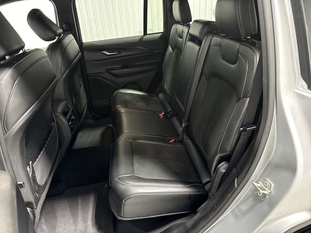 Used 2024 Jeep Grand Cherokee Altitude AWD/4WD image 26