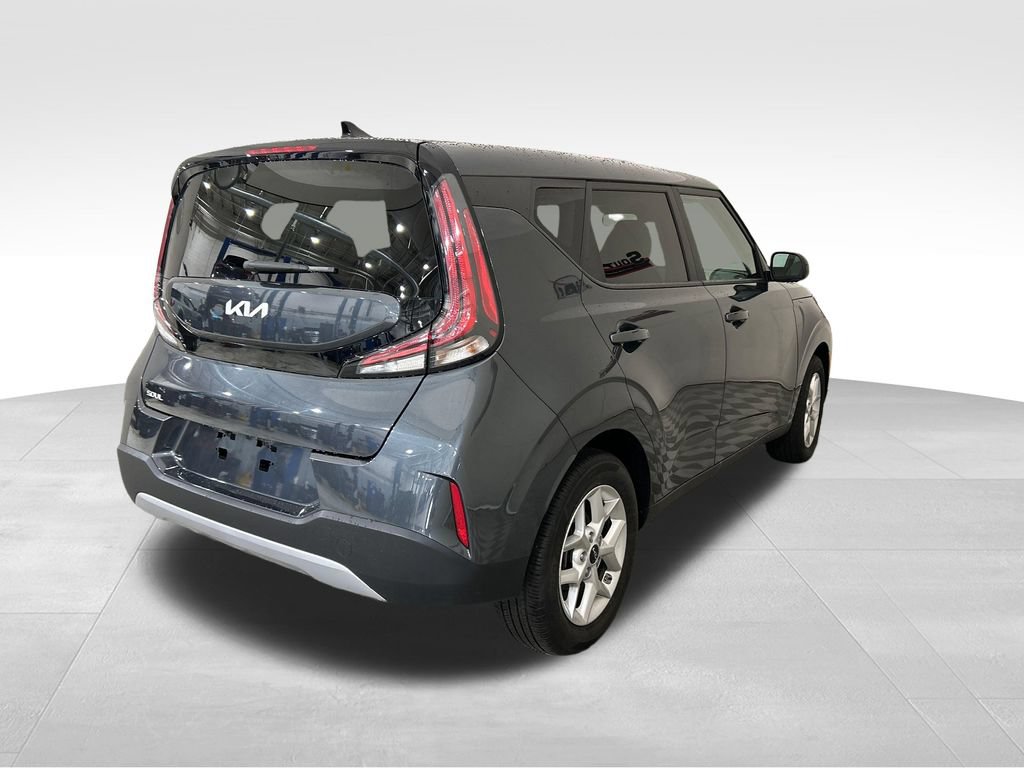 Used 2025 Kia Soul LX w/ LX Technology Package FWD image 5