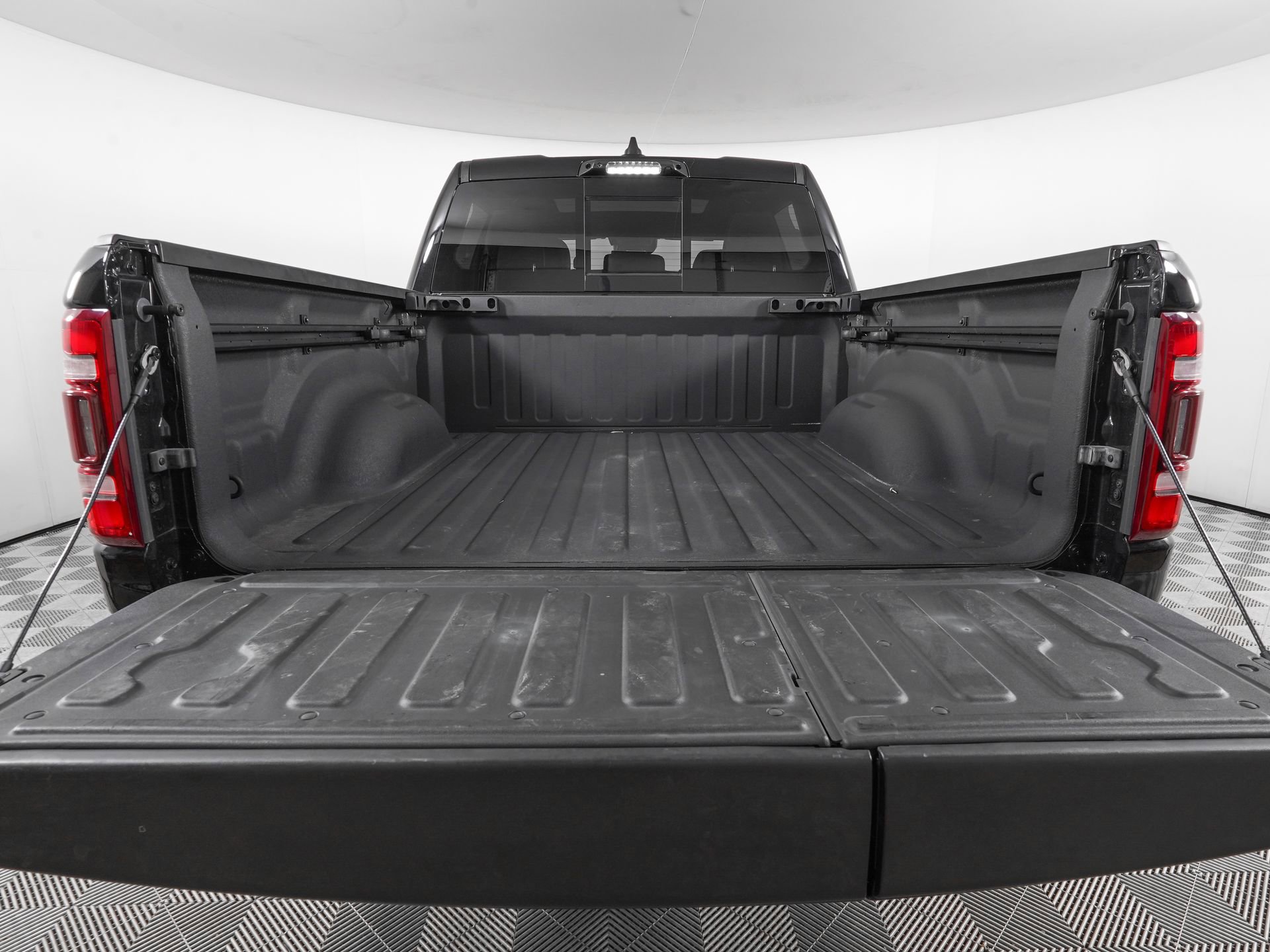 Used 2023 RAM 1500 Limited image 6