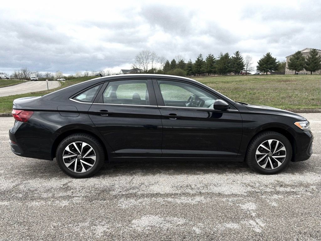 Used 2022 Volkswagen Jetta S image 29