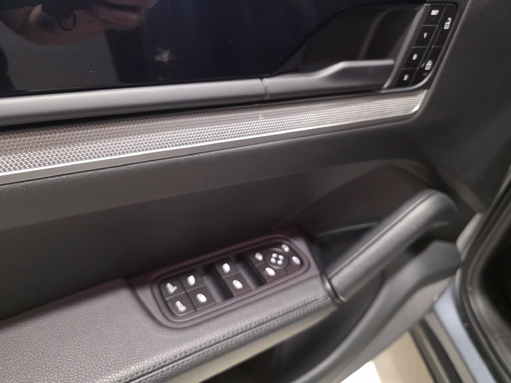 Certified 2026 Porsche Cayenne AWD/4WD image 21