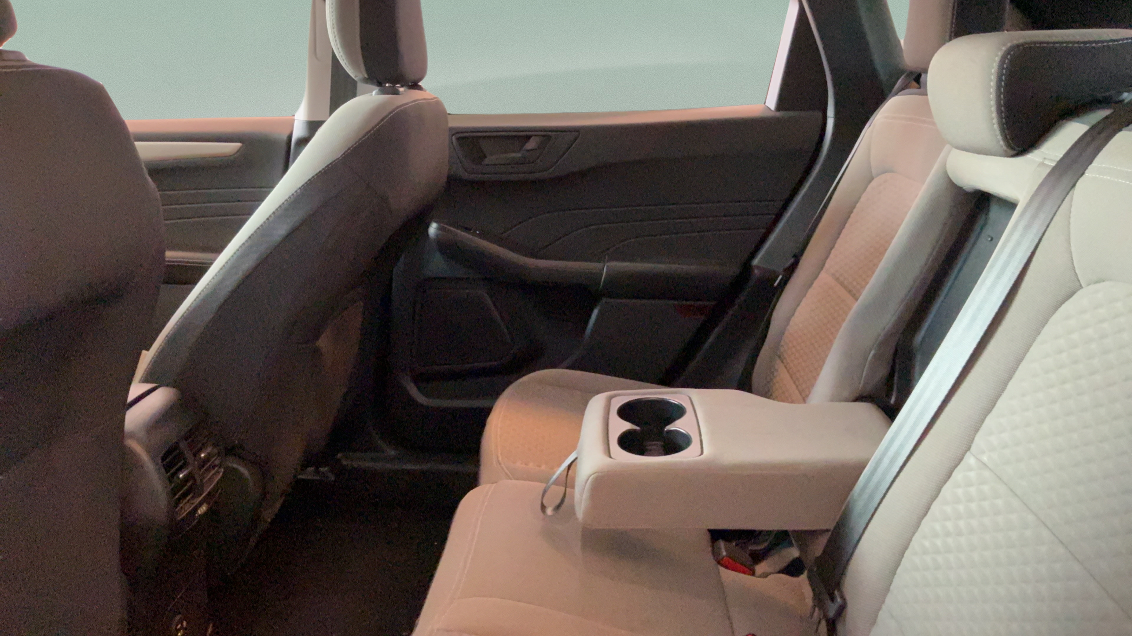 Used 2022 Ford Escape SE w/ SE Sport Appearance Package FWD image 23