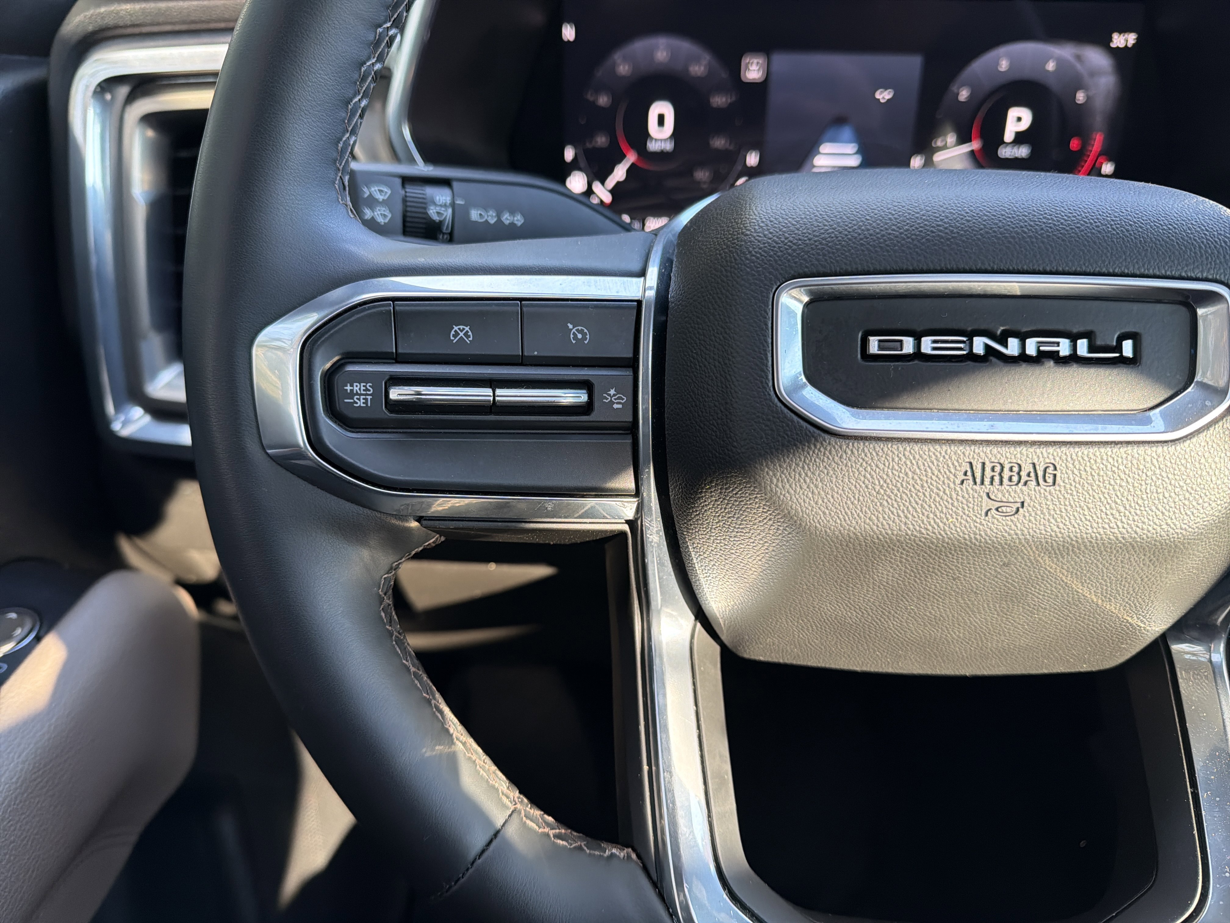 Used 2024 GMC Canyon Denali AWD/4WD image 19