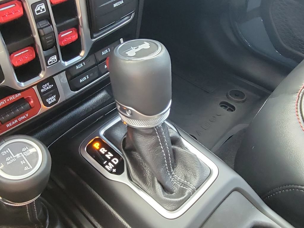Used 2025 Jeep Wrangler Unlimited Rubicon AWD/4WD image 16
