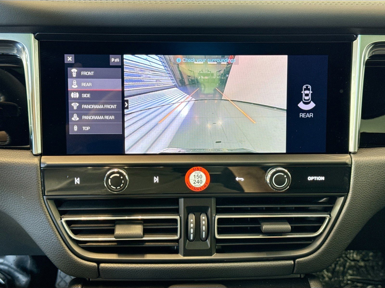 Used 2025 Porsche Macan Turbo image 17