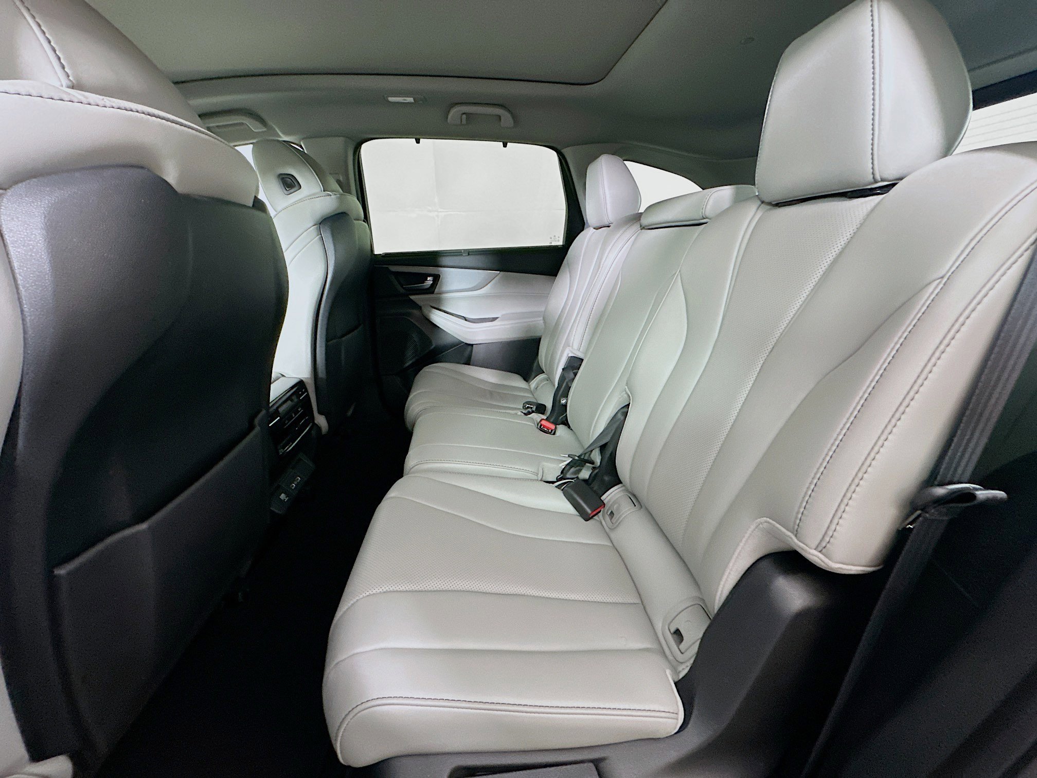 Used 2023 Acura MDX SH-AWD w/ Technology Package image 29