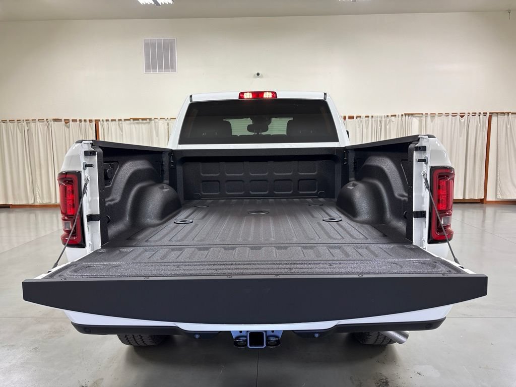 New 2026 RAM 2500 Big Horn AWD/4WD image 9