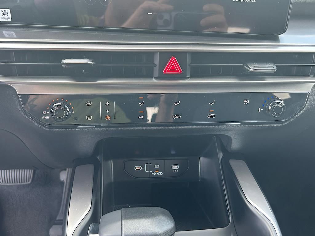 New 2025 Kia Sorento LX image 20