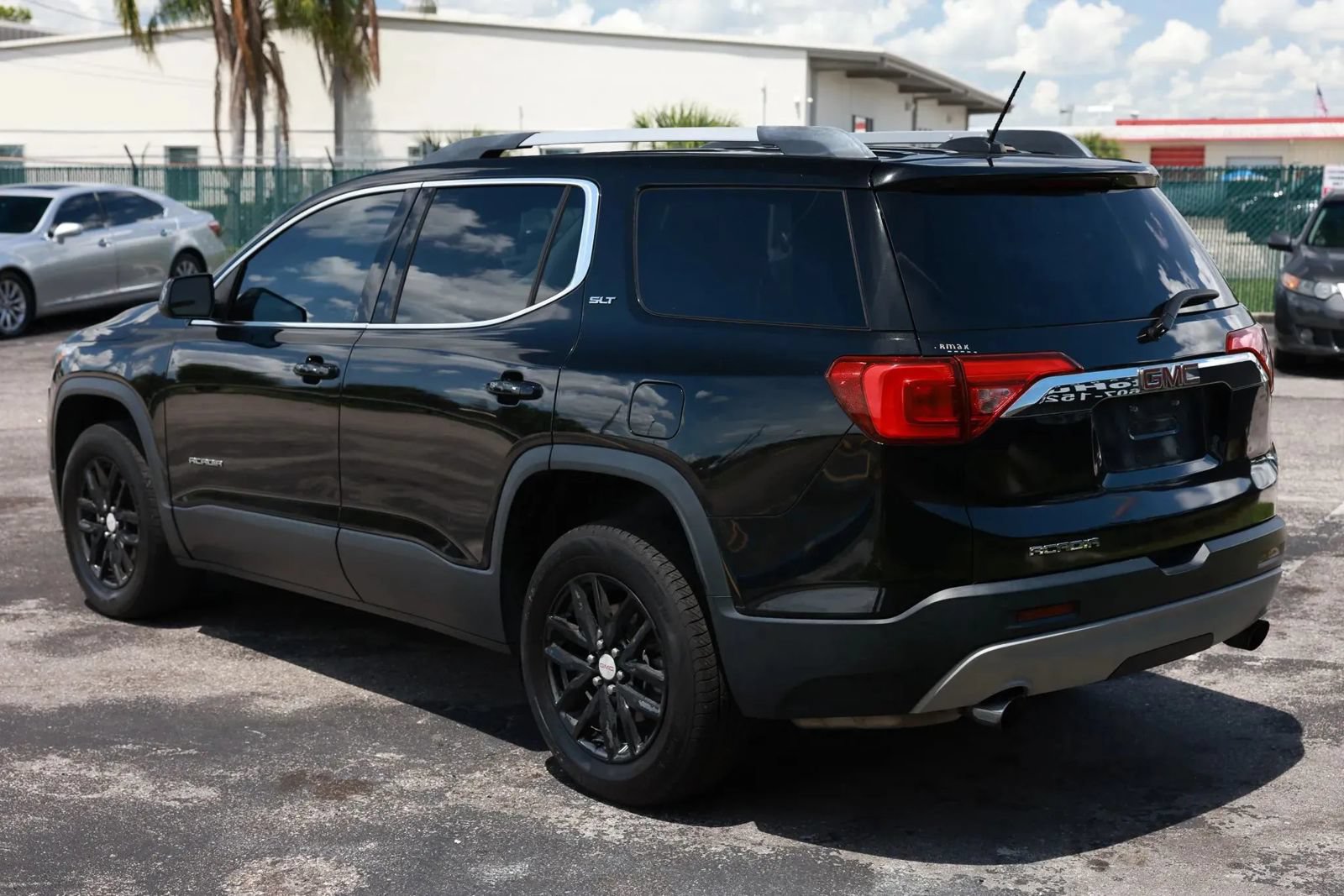 Used 2019 GMC Acadia SLT FWD image 4