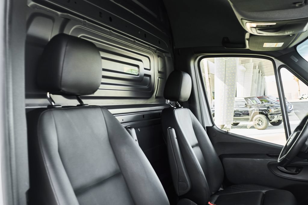 Used 2025 Mercedes-Benz Sprinter 2500 image 35
