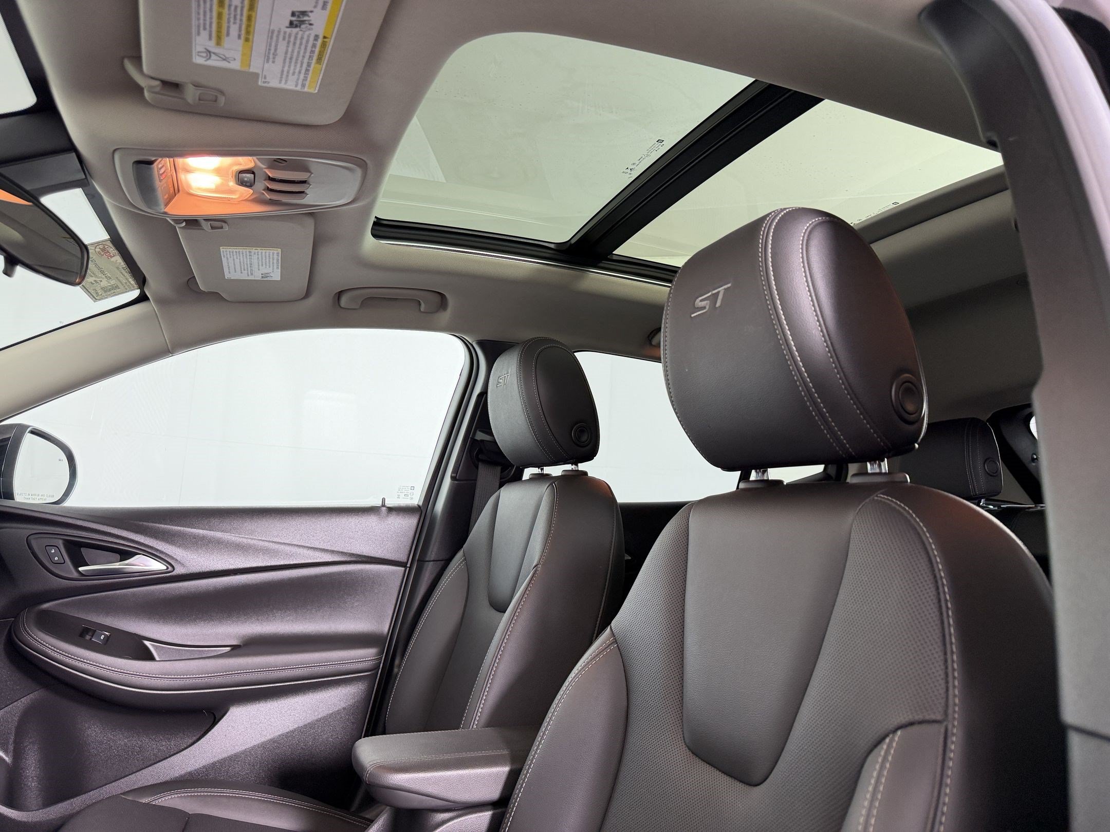 Used 2024 Buick Encore GX Sport Touring w/ Experience Buick Package FWD image 20