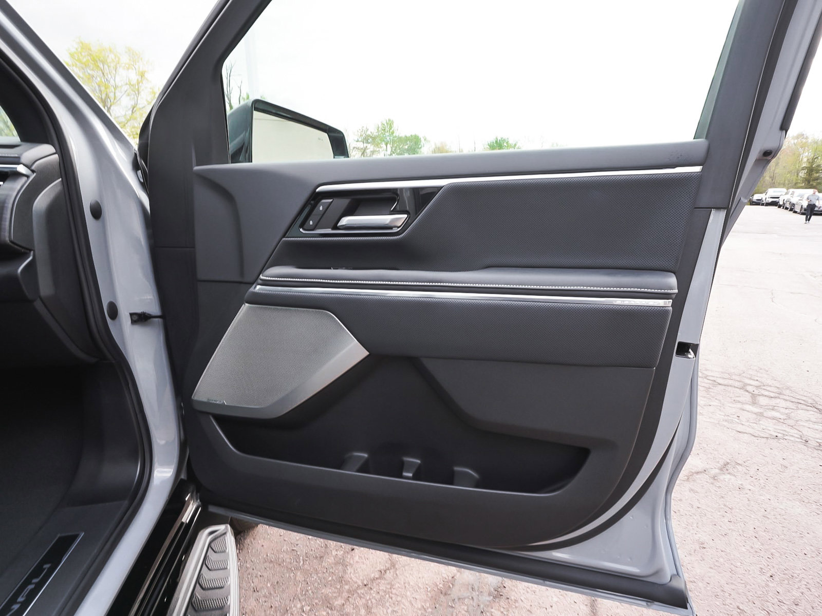Used 2024 GMC Sierra EV Denali image 13