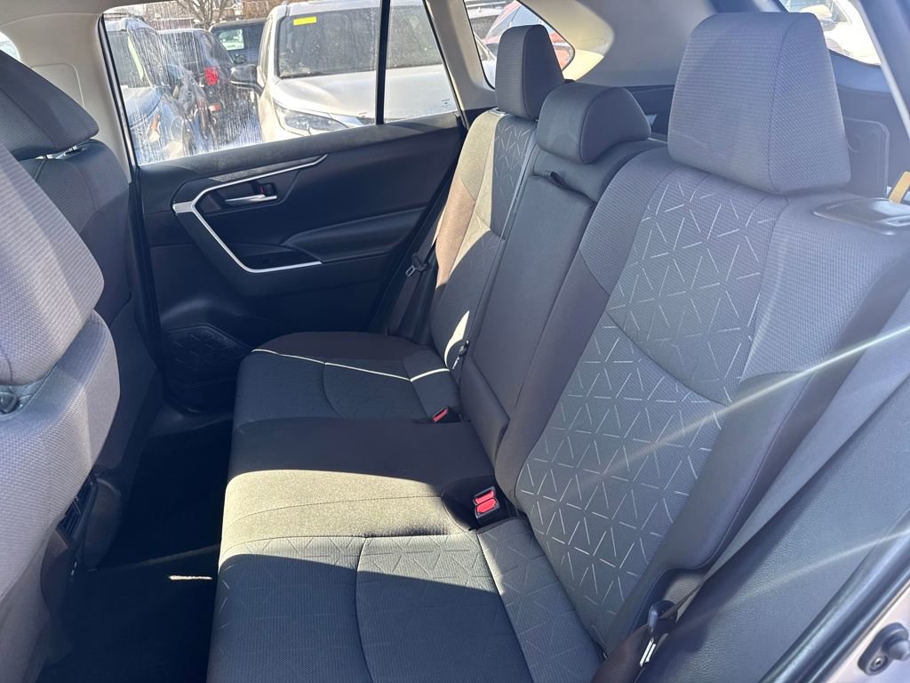 Used 2025 Toyota RAV4 XLE image 34