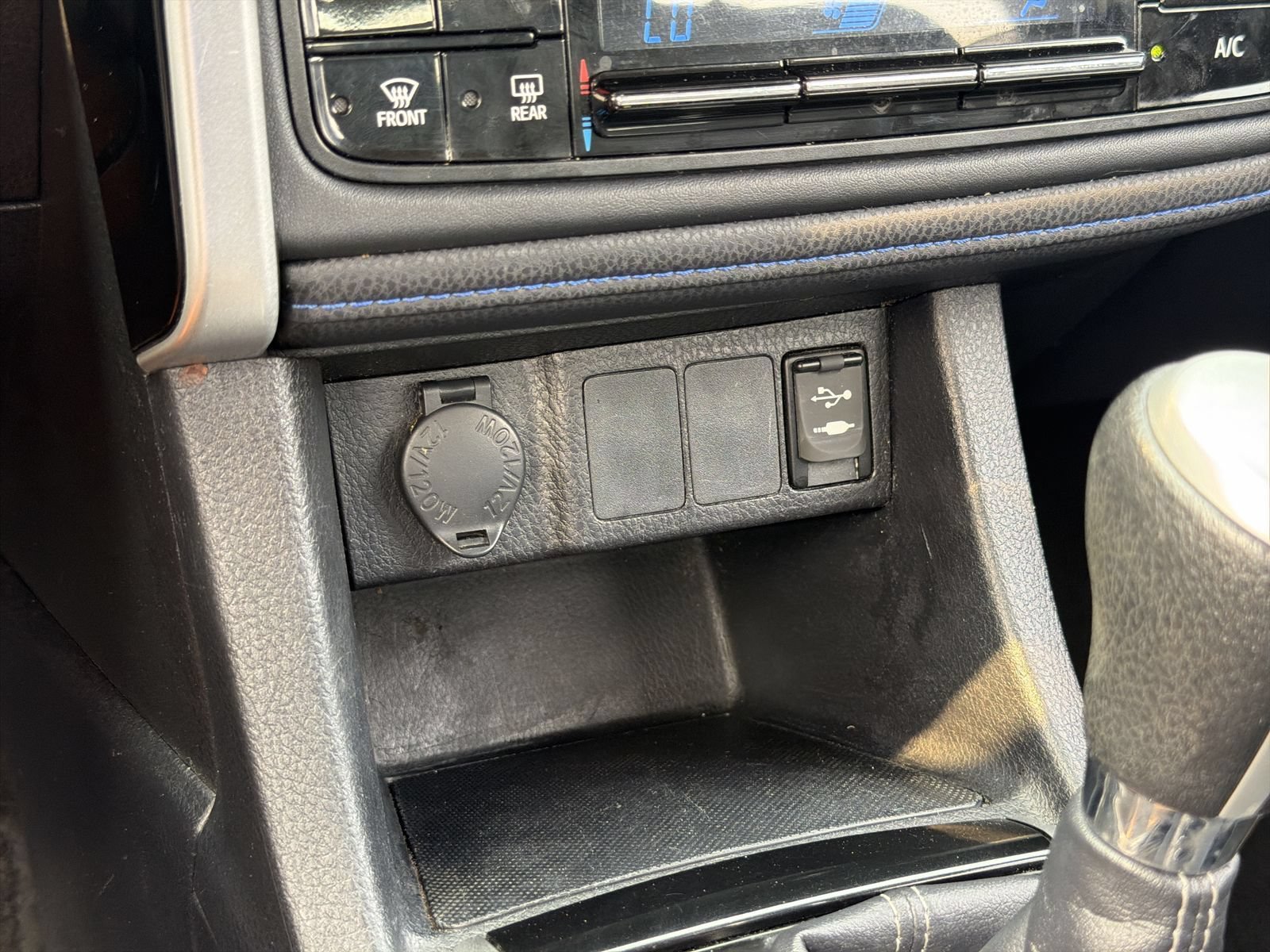 Used 2017 Toyota Corolla SE w/ Carpet Mat Package (TMS) FWD image 29