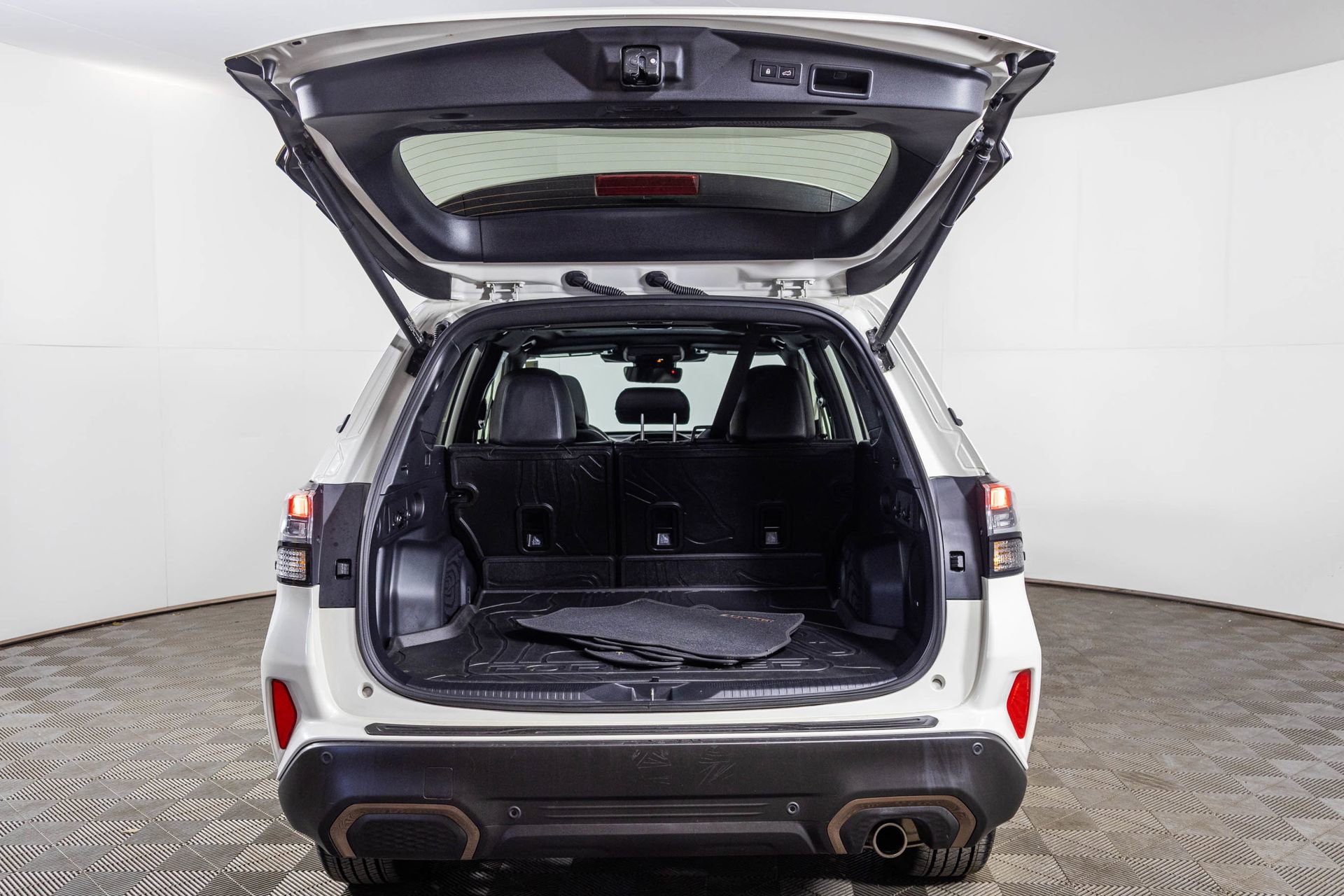 Used 2025 Subaru Forester Sport w/ Popular Package #2 image 39