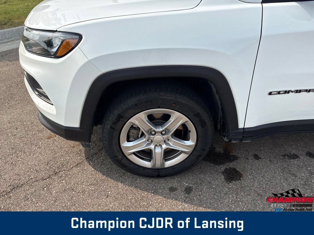 Used 2024 Jeep Compass Latitude AWD/4WD image 29